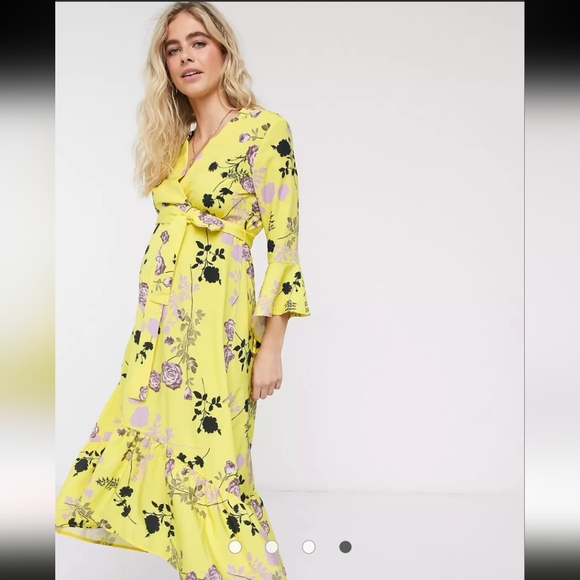 ✨Host Pick - Queen Bee Maternity wrap front fluted sleeve midi dress - Picture 3 of 6